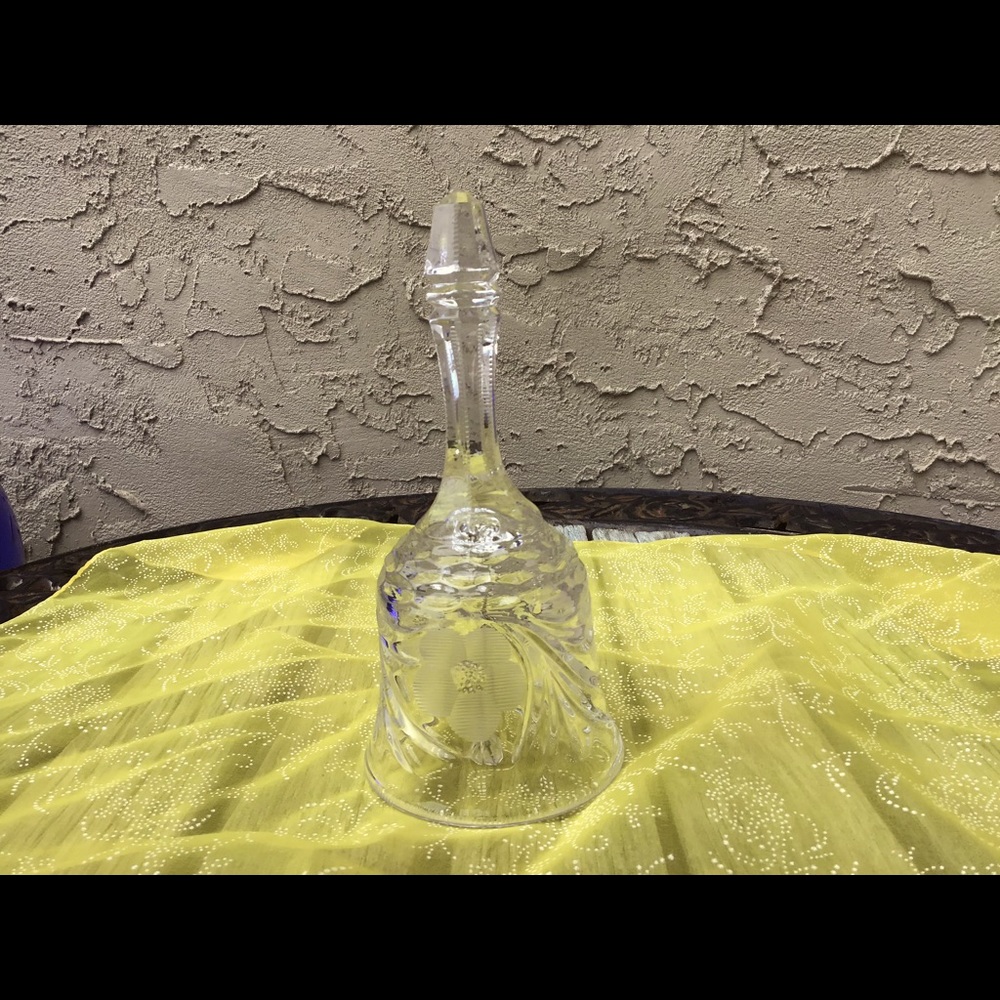 PRETTY CRYSTAL BELL
